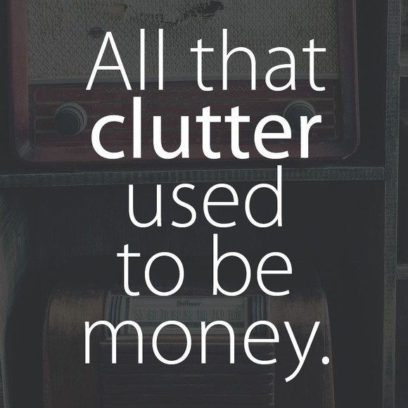 I lint roll everything before shipping. - Picture 1 of 4